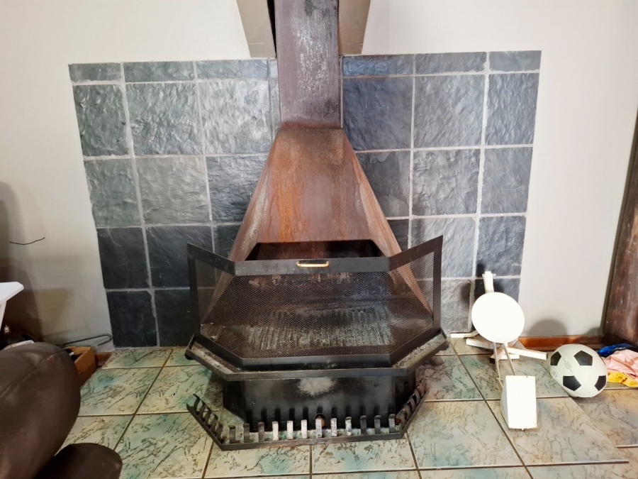 4 Bedroom Property for Sale in Pellissier Free State